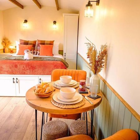 Sorn Lintmill Lodges - Heather Shepherds Hut מראה חיצוני תמונה
