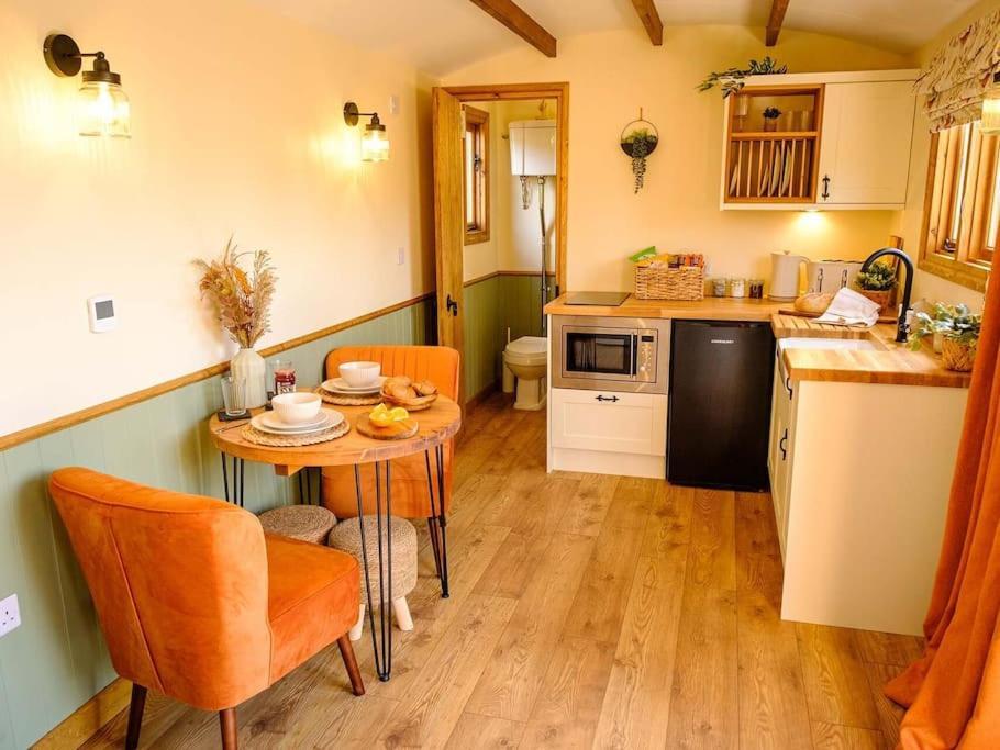 Sorn Lintmill Lodges - Heather Shepherds Hut מראה חיצוני תמונה